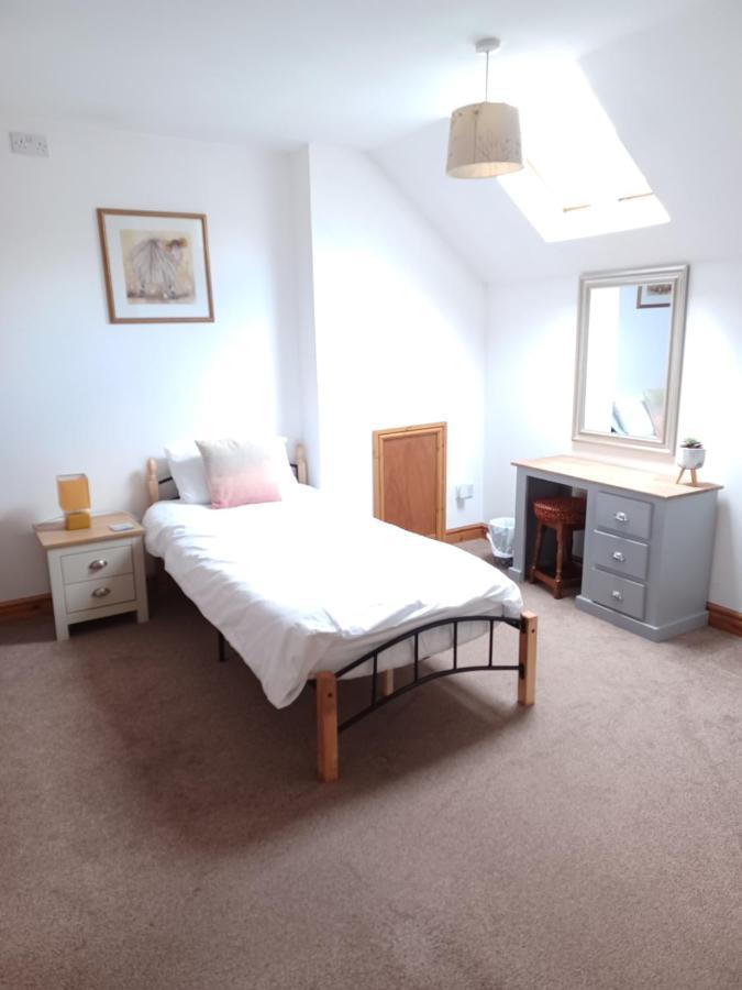 The Bear Bed & Breakfast Rhayader Bagian luar foto