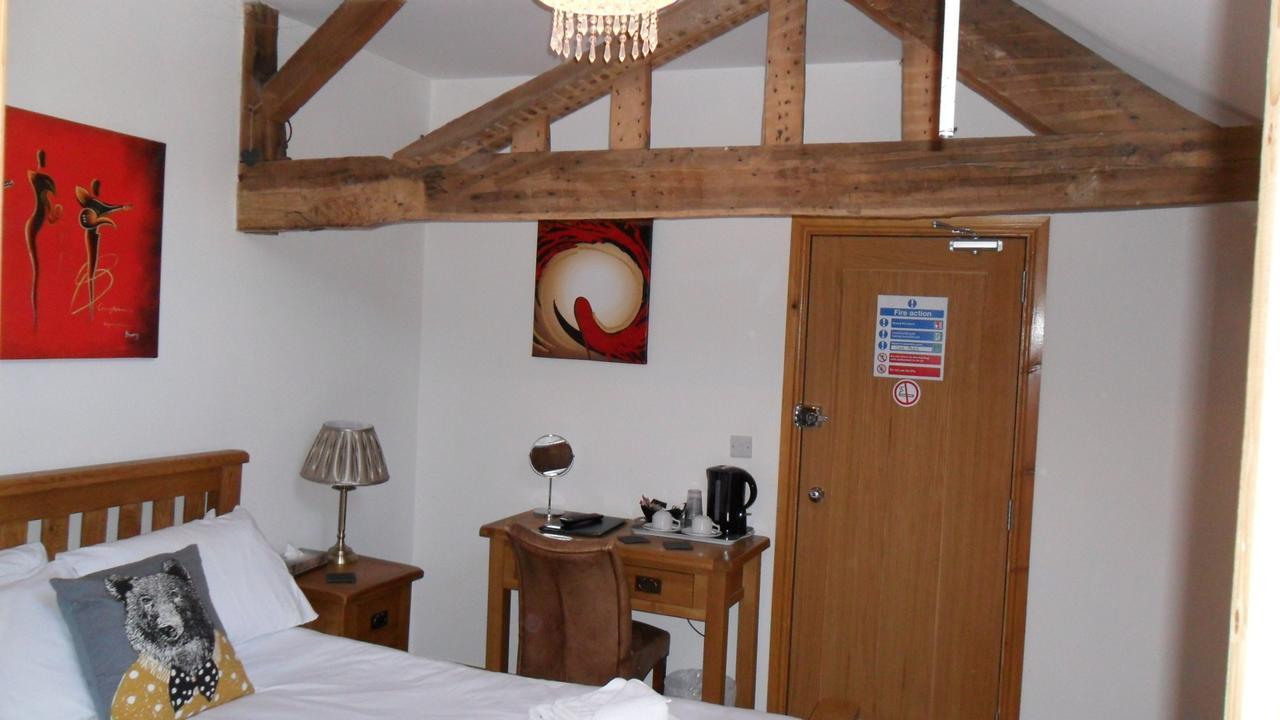 The Bear Bed & Breakfast Rhayader Bagian luar foto