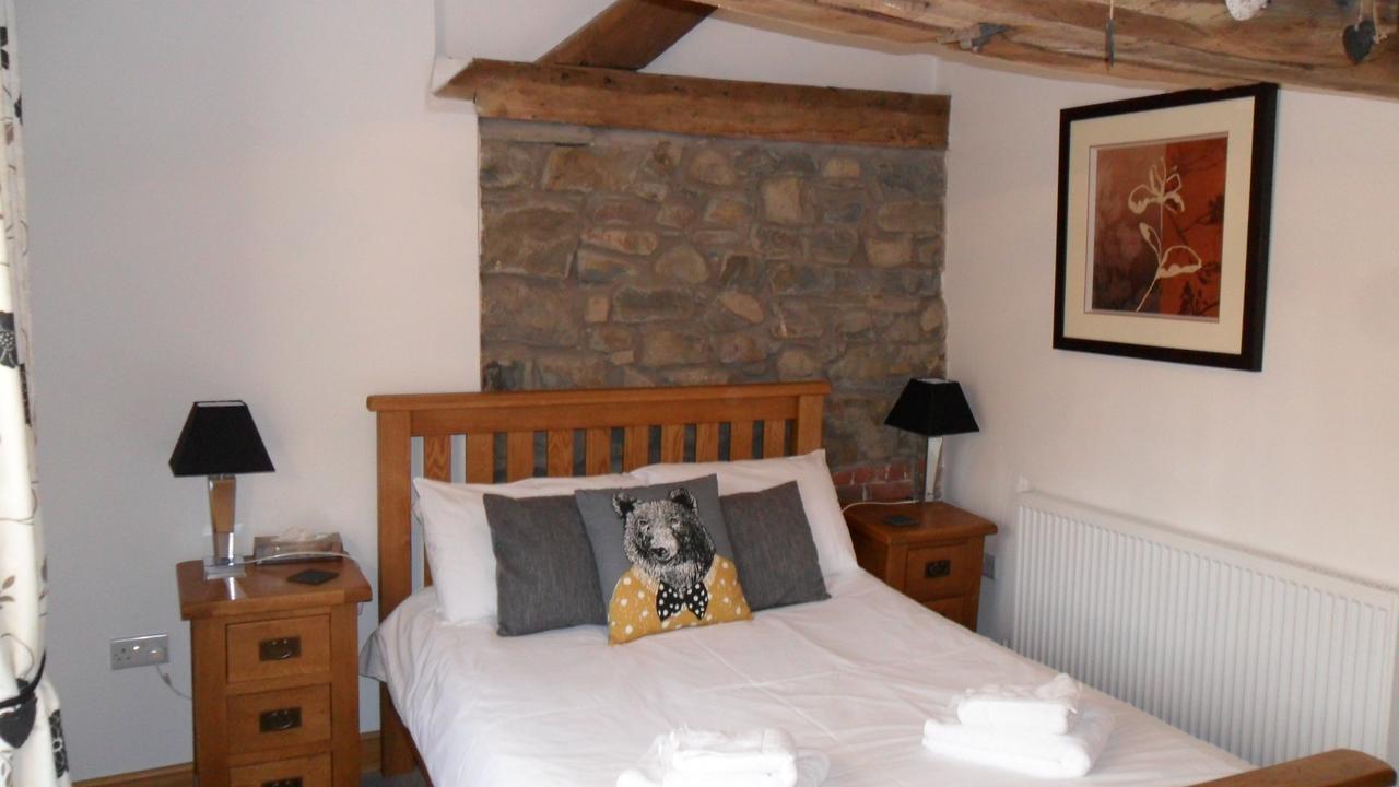 The Bear Bed & Breakfast Rhayader Bagian luar foto