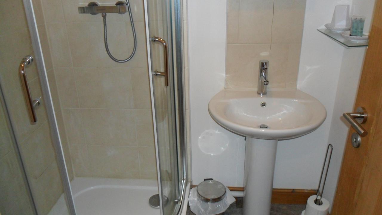 The Bear Bed & Breakfast Rhayader Bagian luar foto