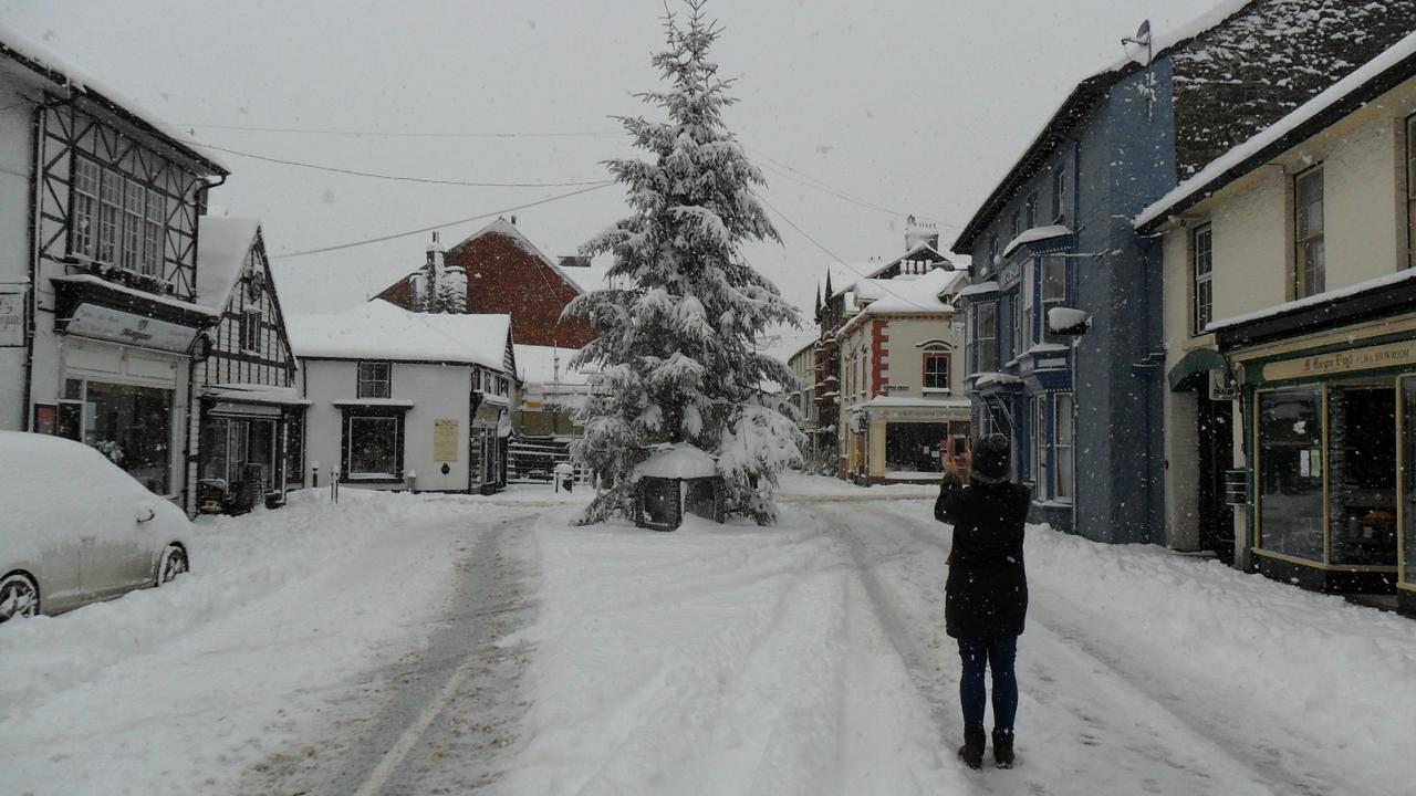 The Bear Bed & Breakfast Rhayader Bagian luar foto