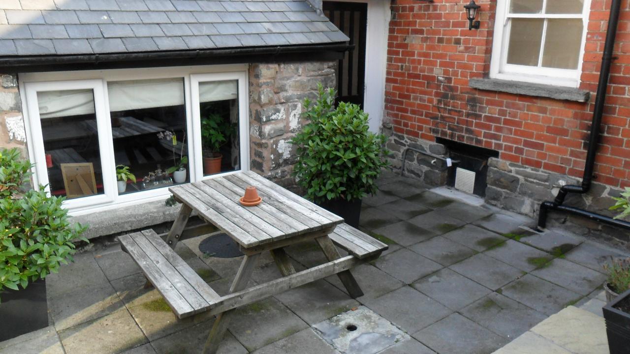 The Bear Bed & Breakfast Rhayader Bagian luar foto